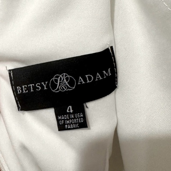 Betsy & Adam white formal dress with ruching & draped back size 4 - Picture 5 of 12